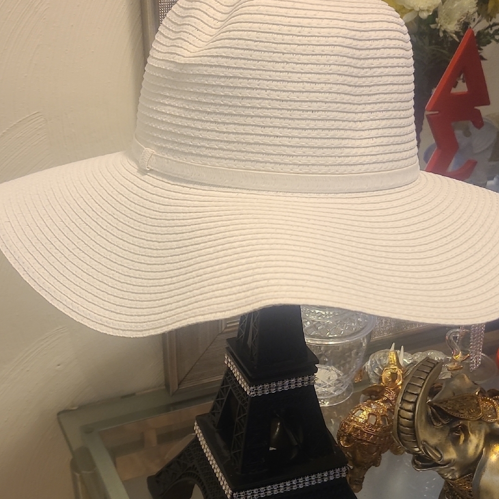 Elegant White Sun Hat